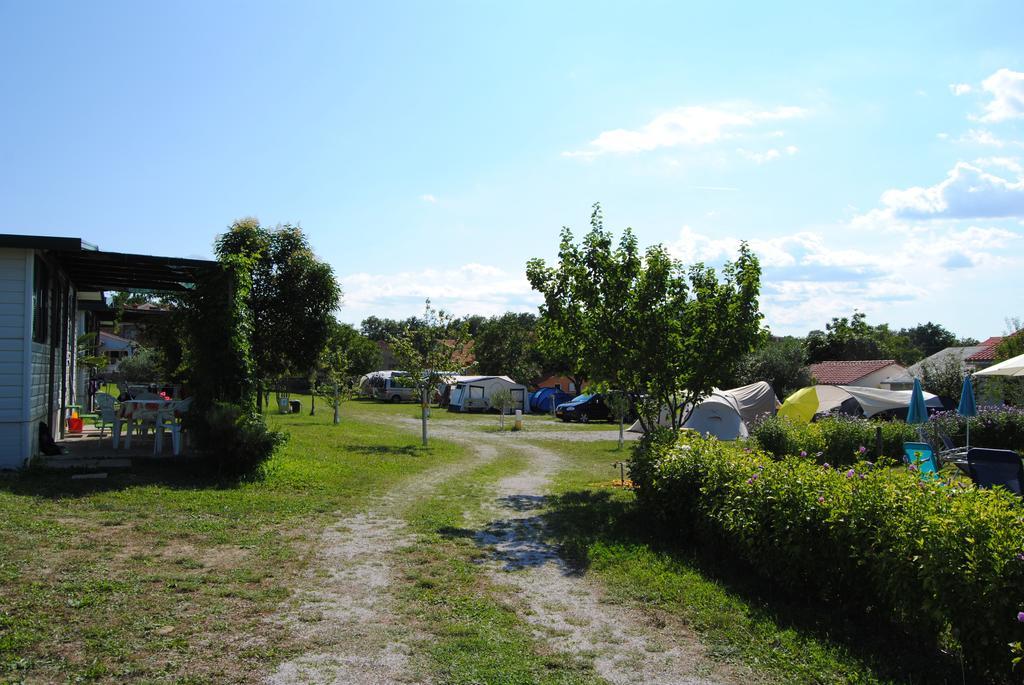 Mobile Homes Romantik Labin  Bilik gambar